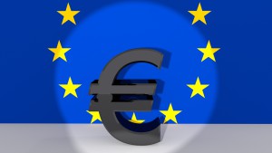 El euro acelera sus caídas